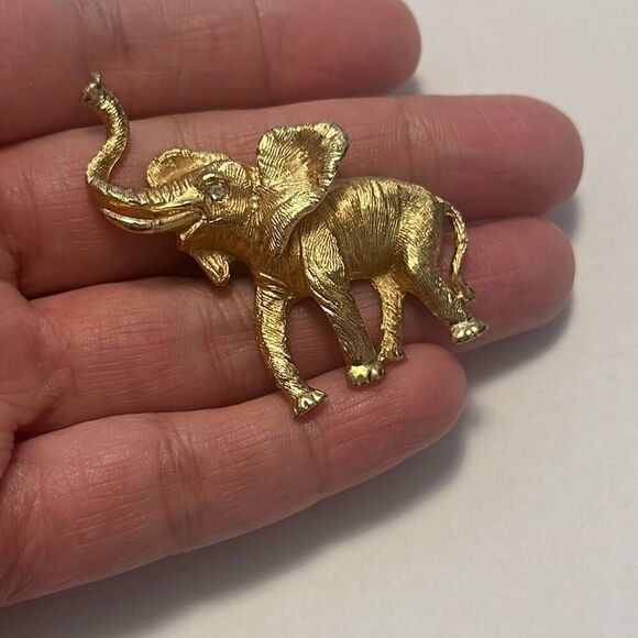 Vintage Napier Good Luck Elephant Brooch Pin Gold Tone Rhinestone - Picture 5 of 7